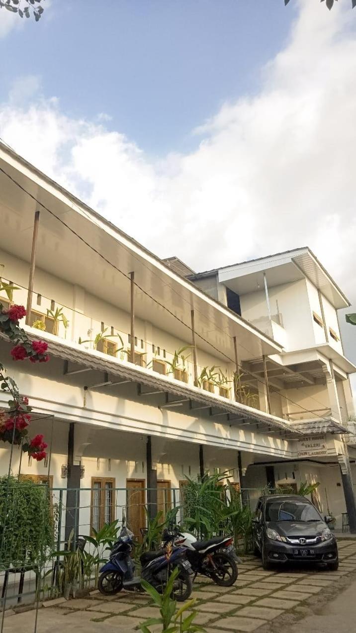 D Valeri Guest house Labuan Bajo