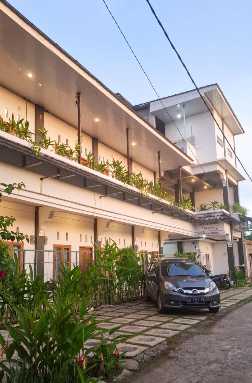 D Valeri Guest house Labuan Bajo